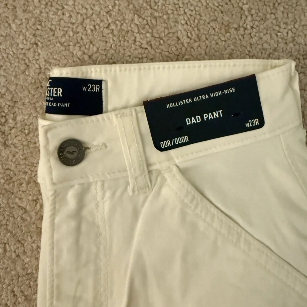Hollister Cream High-Rise Dad Pants - Picture 2 of 4